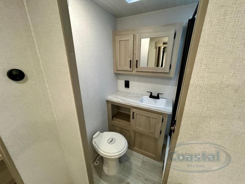 2026 East To West 2026 East To West Della Terra - thumbnail 25