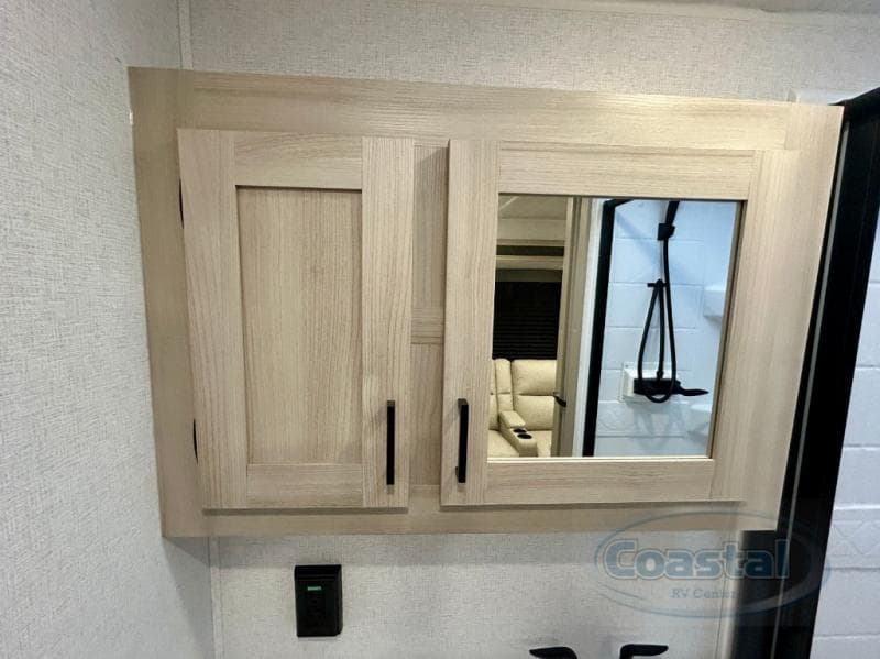 2026 East To West 2026 East To West Della Terra - thumbnail 26