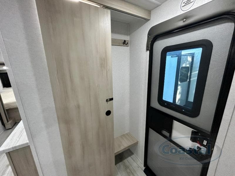 2026 East To West 2026 East To West Della Terra - thumbnail 29