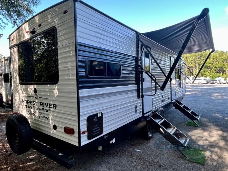 2026 East To West 2026 East To West Della Terra - thumbnail 36