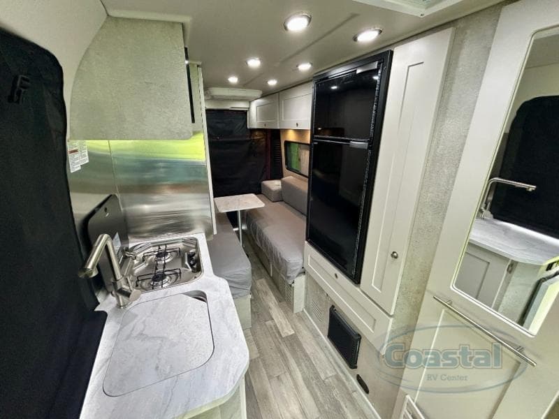 2025 Roadtrek 2025 Roadtrek Play - thumbnail 2