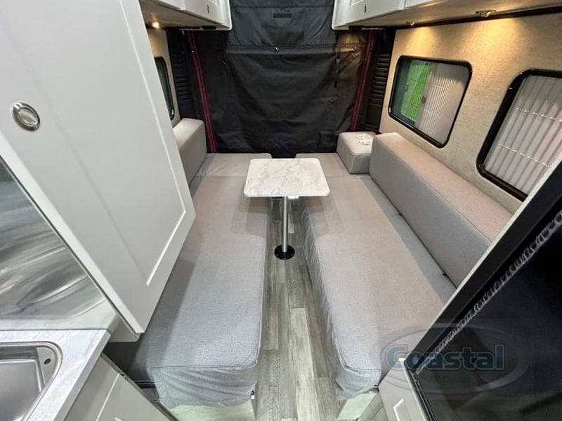 2025 Roadtrek 2025 Roadtrek Play - thumbnail 4