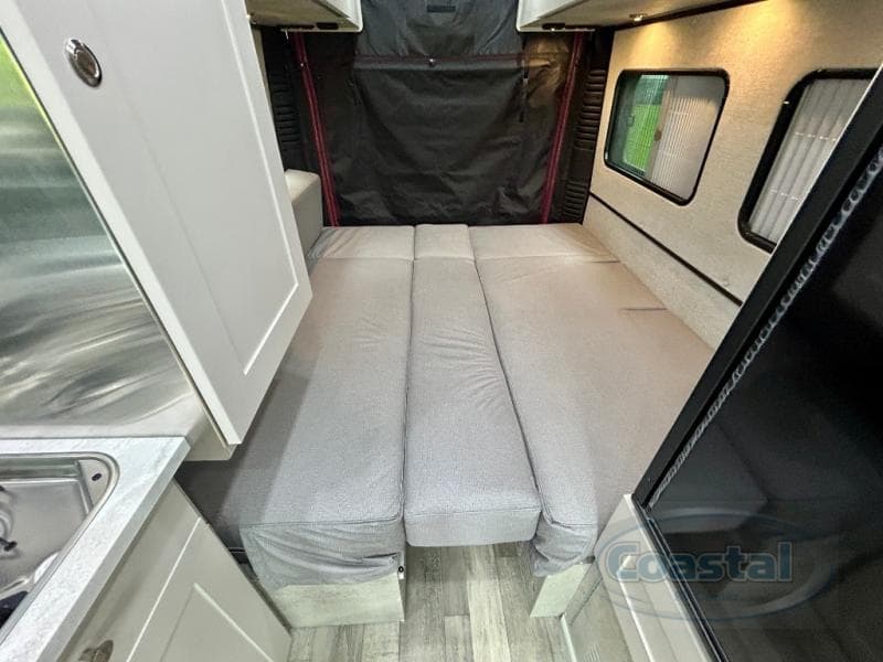 2025 Roadtrek 2025 Roadtrek Play - thumbnail 6