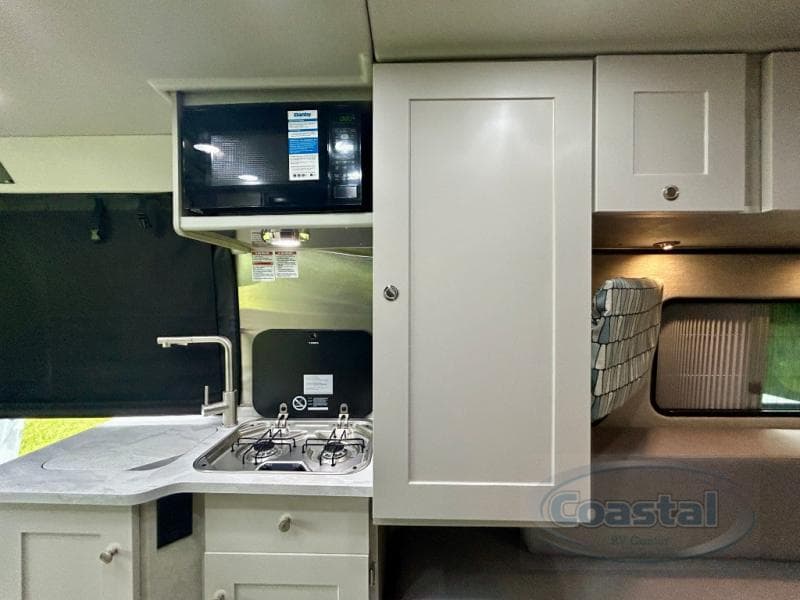 2025 Roadtrek 2025 Roadtrek Play - thumbnail 13