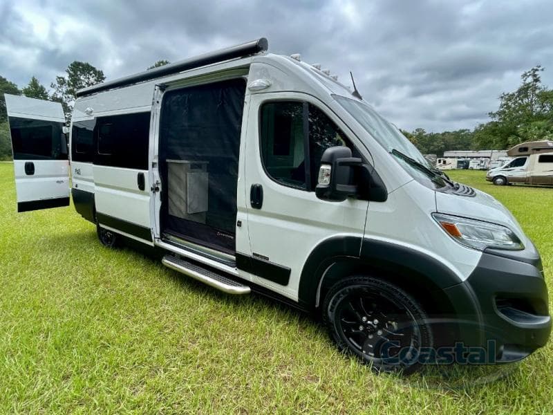 2025 Roadtrek 2025 Roadtrek Play - thumbnail 30