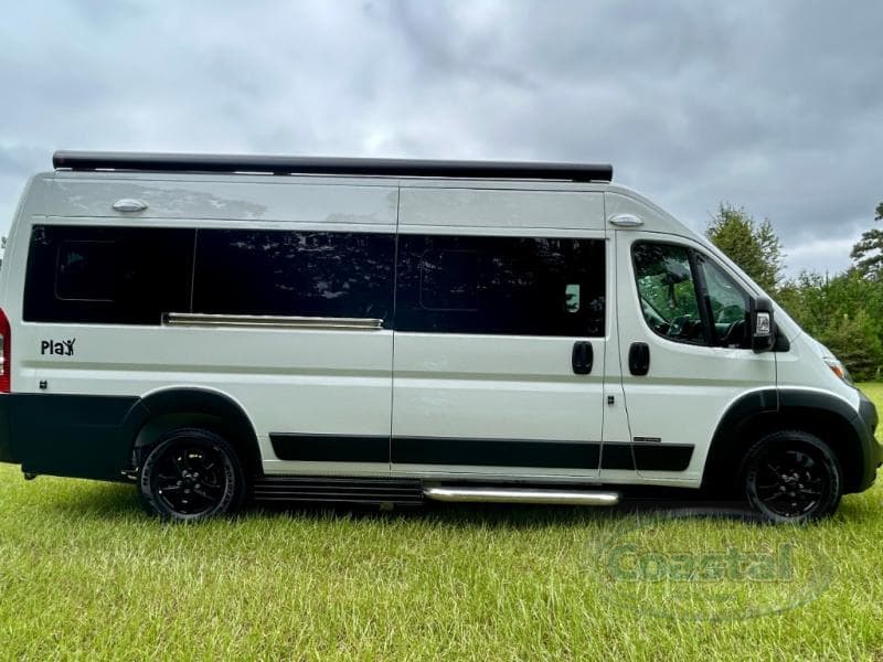 2025 Roadtrek 2025 Roadtrek Play - thumbnail 31