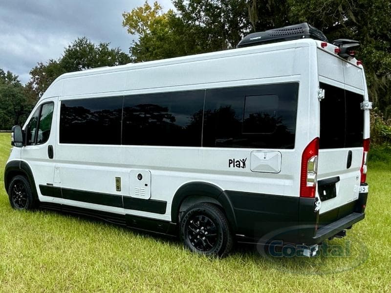 2025 Roadtrek 2025 Roadtrek Play - thumbnail 37