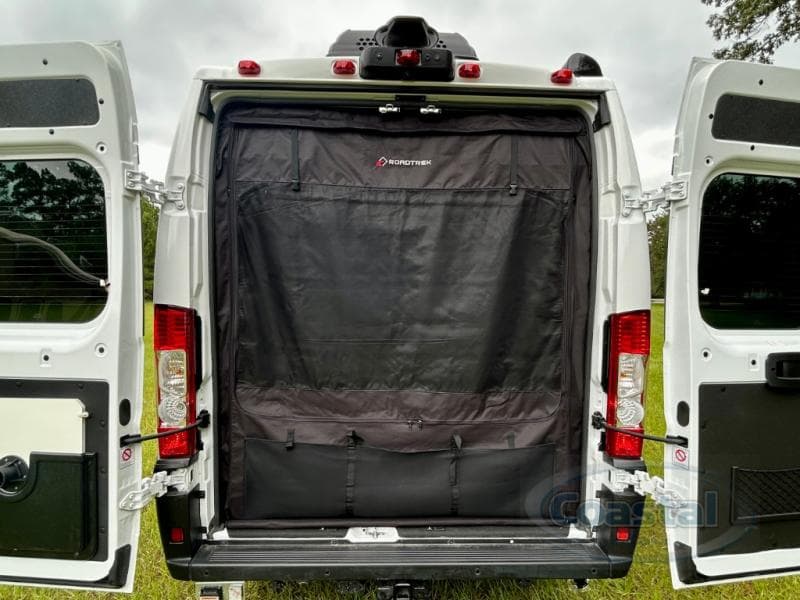 2025 Roadtrek 2025 Roadtrek Play - thumbnail 38