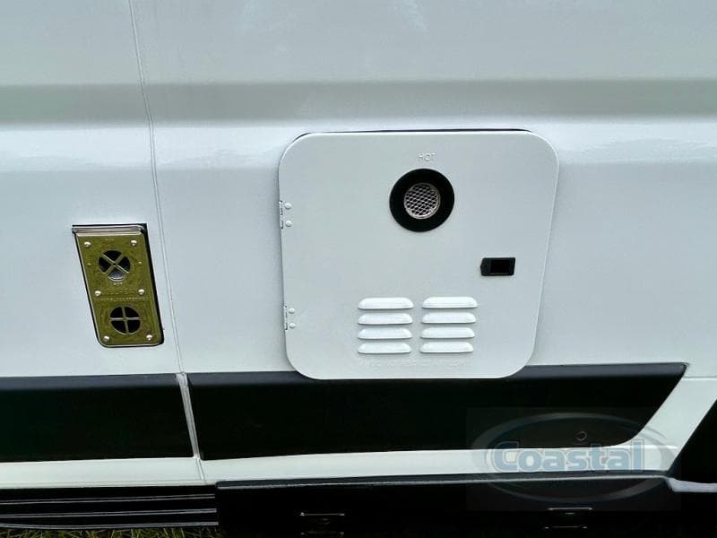 2025 Roadtrek 2025 Roadtrek Play - thumbnail 40