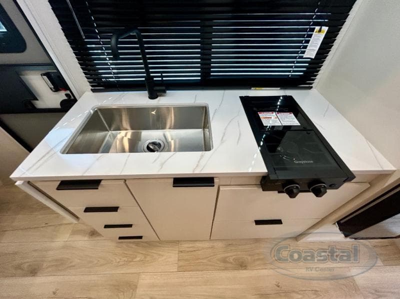 2026 Winnebago 2026 Winnebago Micro Minnie - thumbnail 9