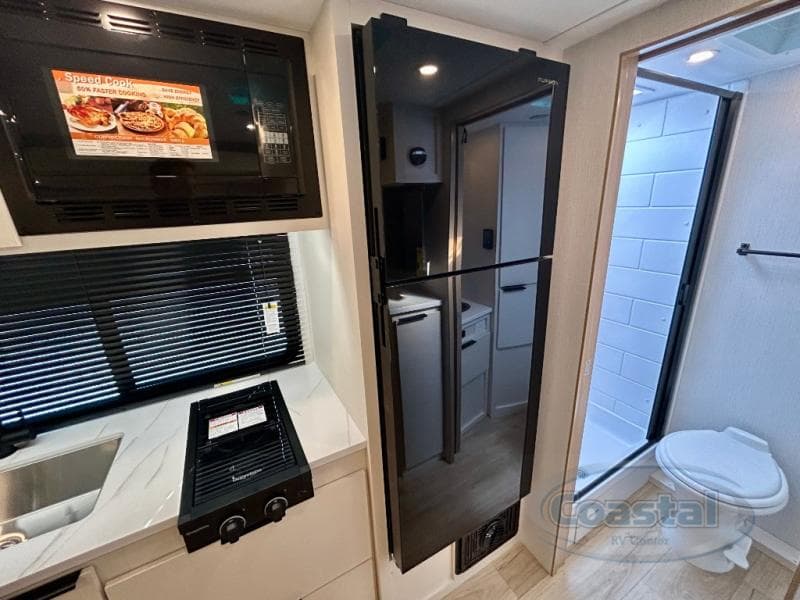 2026 Winnebago 2026 Winnebago Micro Minnie - thumbnail 11