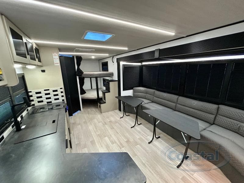 2026 Keystone 2026 Keystone Walkabout - thumbnail 3