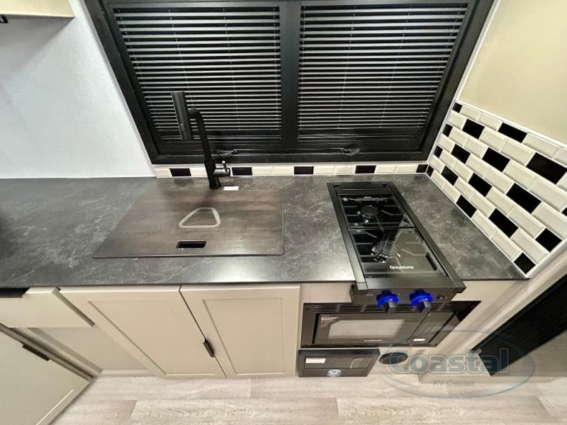 2026 Keystone 2026 Keystone Walkabout - thumbnail 14