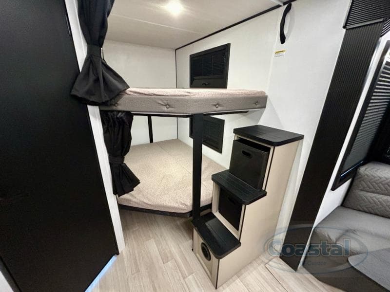 2026 Keystone 2026 Keystone Walkabout - thumbnail 21