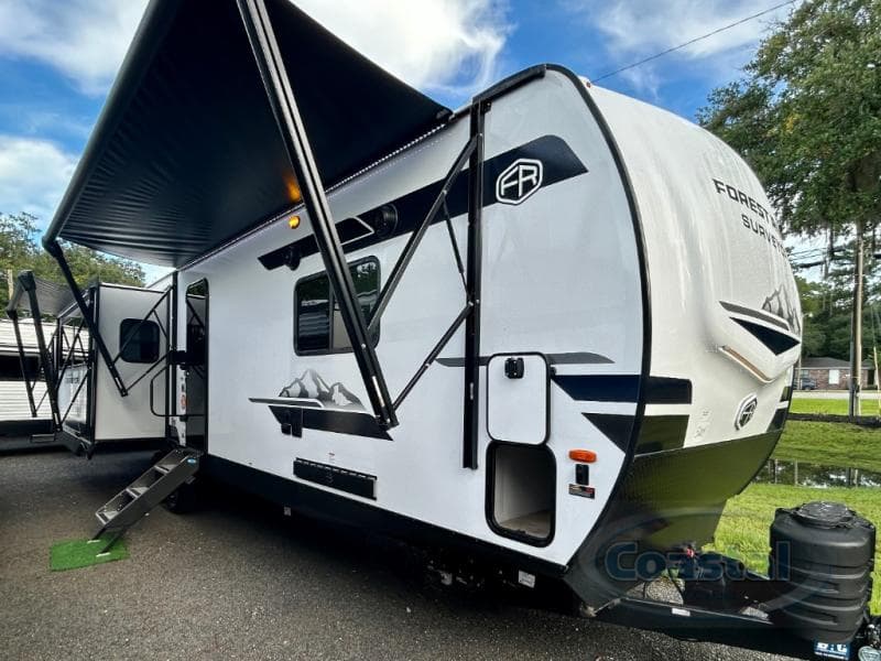 2026 Forest River Grand Surveyor 305RLBS