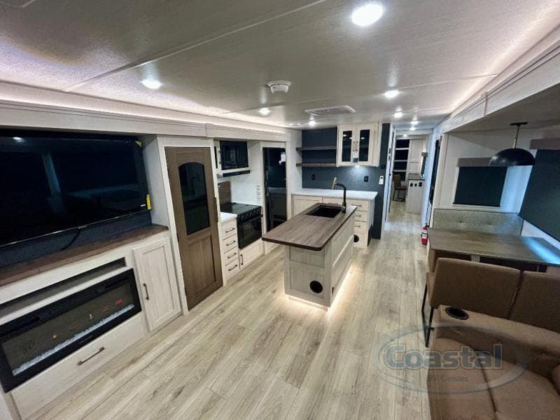 2026 Forest River 2026 Forest River Grand Surveyor - thumbnail 5