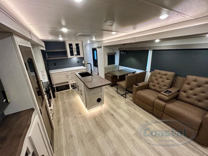 2026 Forest River 2026 Forest River Grand Surveyor - thumbnail 6