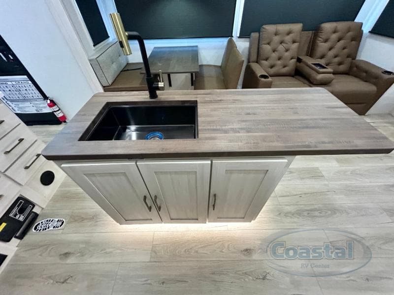 2026 Forest River 2026 Forest River Grand Surveyor - thumbnail 16