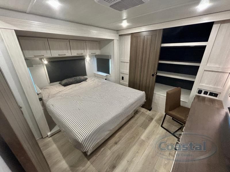 2026 Forest River 2026 Forest River Grand Surveyor - thumbnail 25