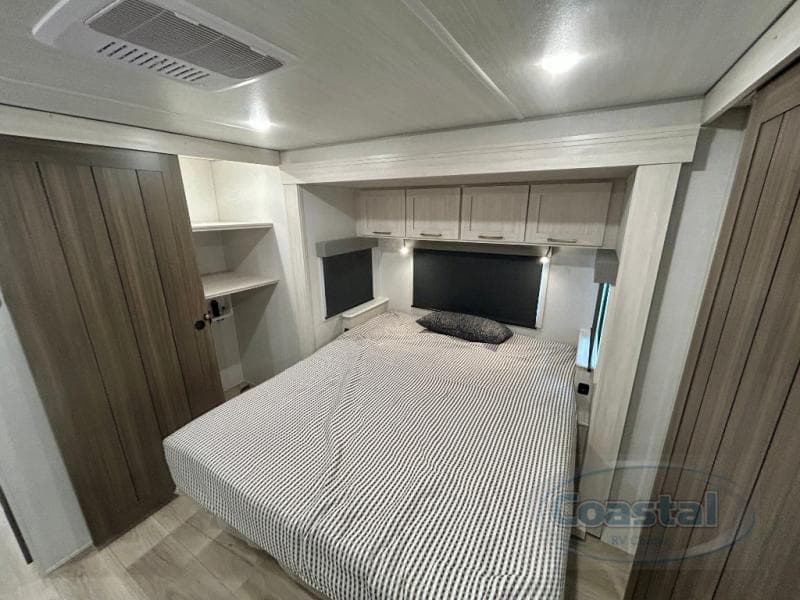 2026 Forest River 2026 Forest River Grand Surveyor - thumbnail 26