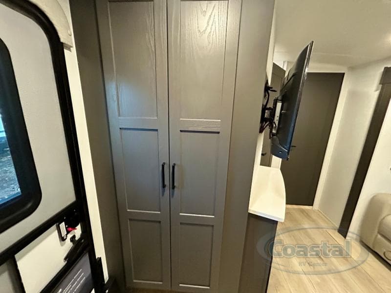 2026 Forest River 2026 Forest River Flagstaff Super Lite - thumbnail 32