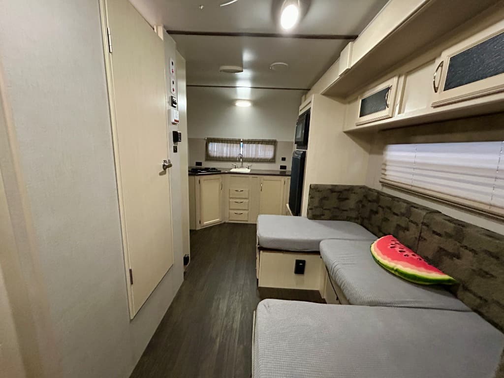 2018 Winnebago 2018 Winnebago Minnie Drop - thumbnail 6