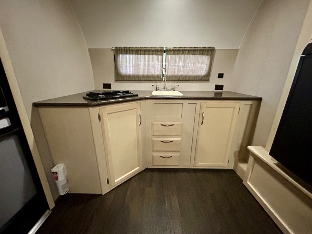 2018 Winnebago 2018 Winnebago Minnie Drop - thumbnail 9