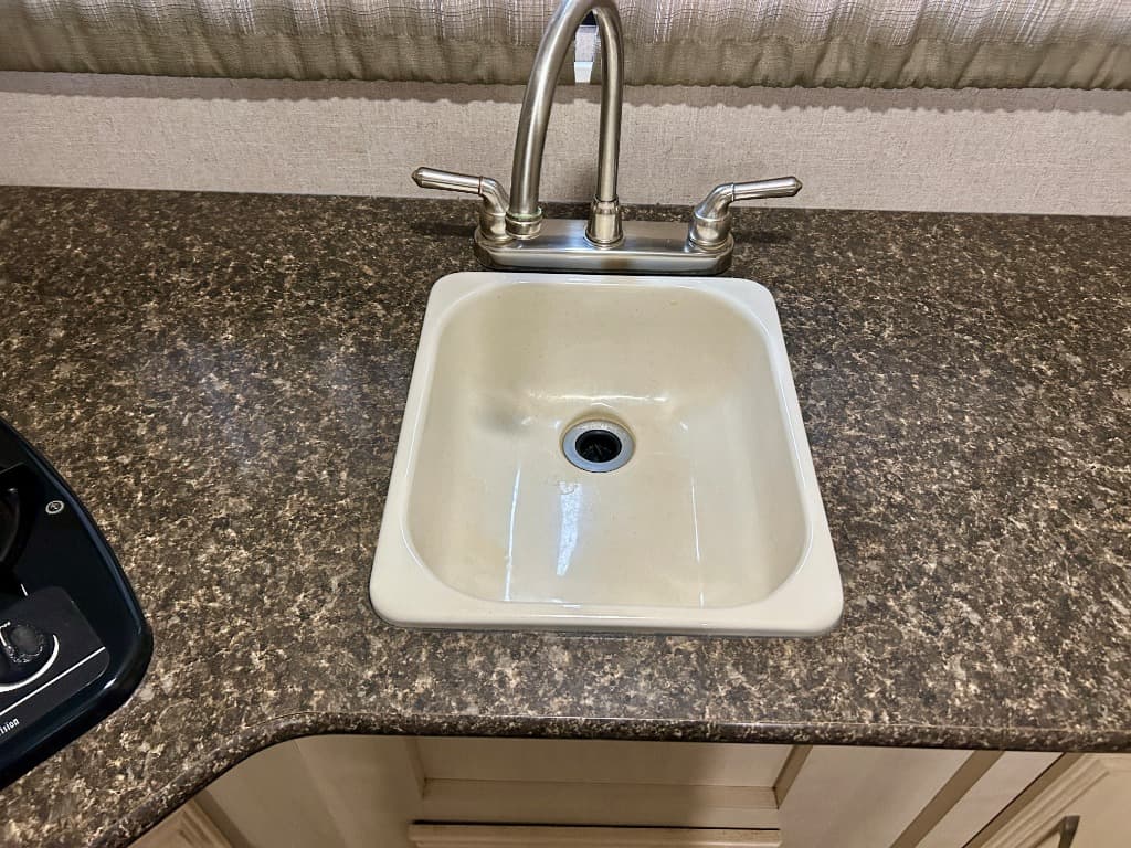 2018 Winnebago 2018 Winnebago Minnie Drop - thumbnail 12