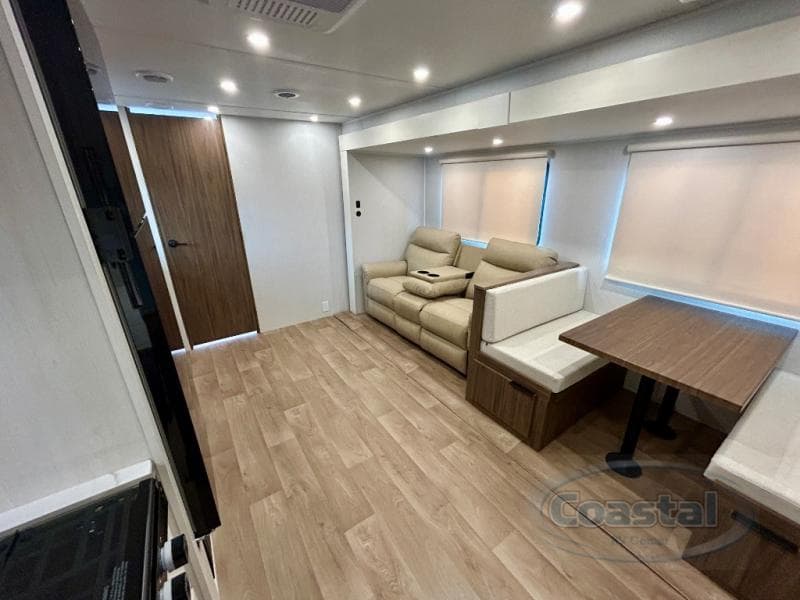 2026 Winnebago 2026 Winnebago Access - thumbnail 5