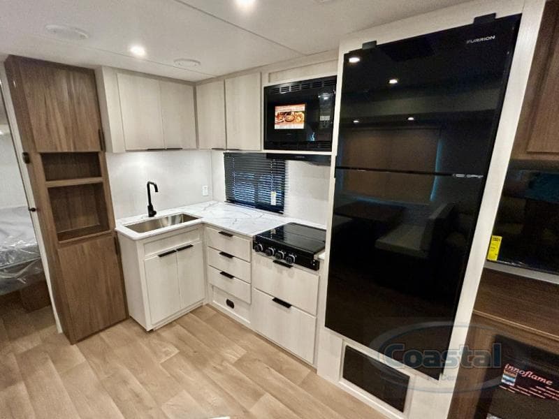 2026 Winnebago 2026 Winnebago Access - thumbnail 14