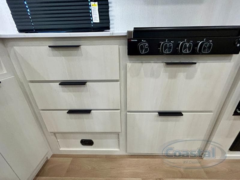 2026 Winnebago 2026 Winnebago Access - thumbnail 18