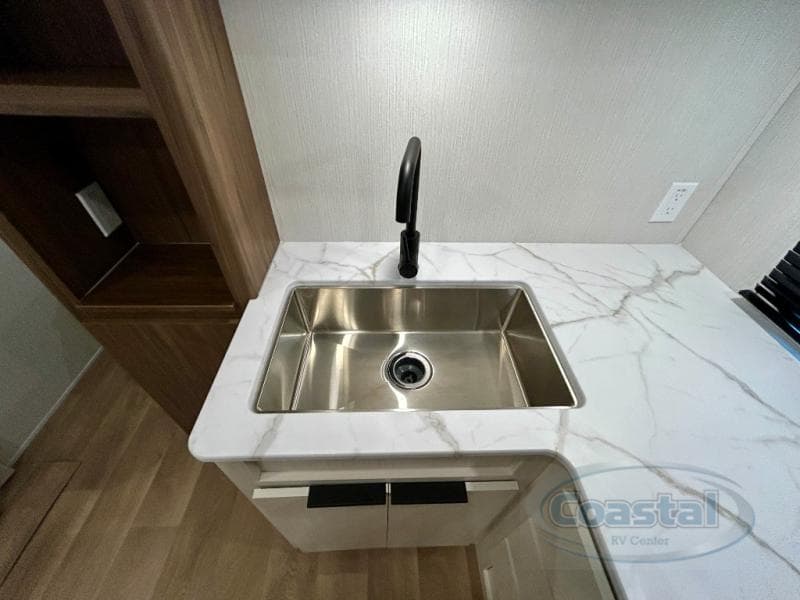 2026 Winnebago 2026 Winnebago Access - thumbnail 20