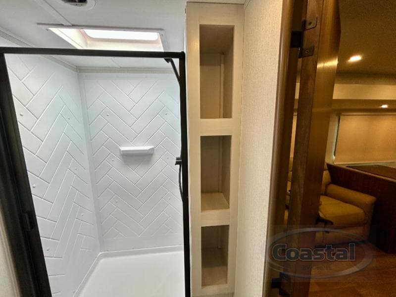 2026 Winnebago 2026 Winnebago Access - thumbnail 29