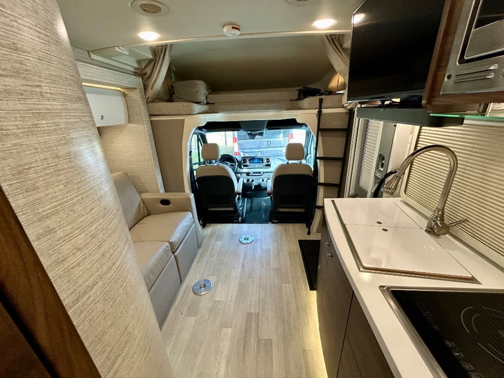2022 Winnebago 2022 Winnebago View - thumbnail 5