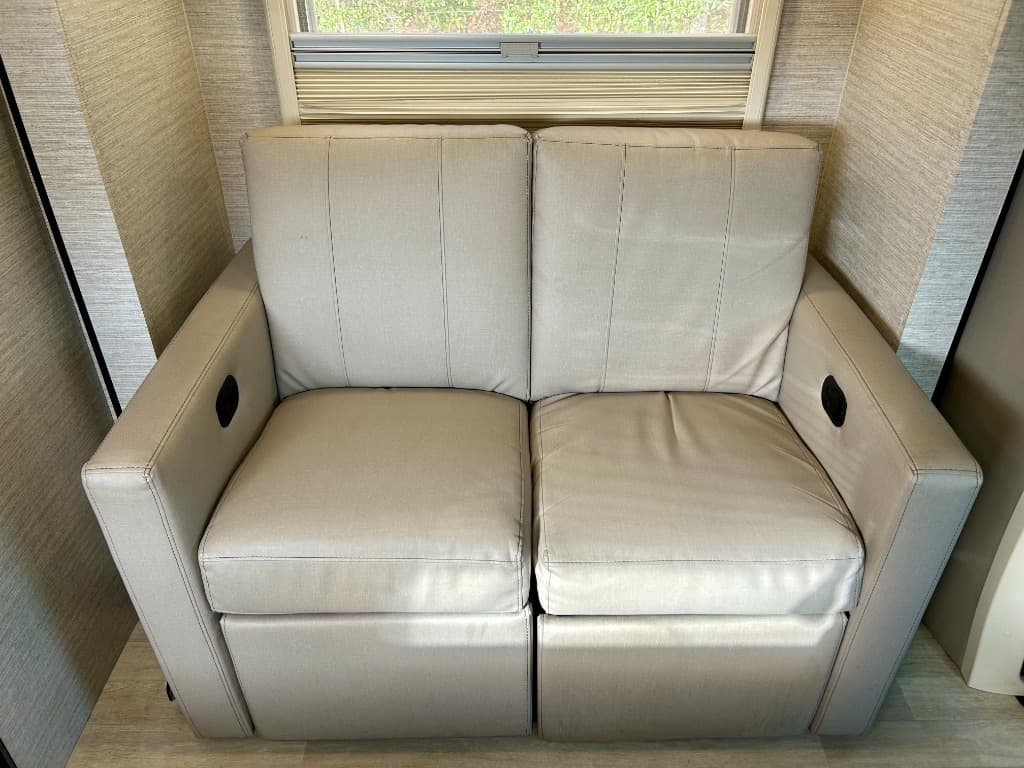 2022 Winnebago 2022 Winnebago View - thumbnail 6