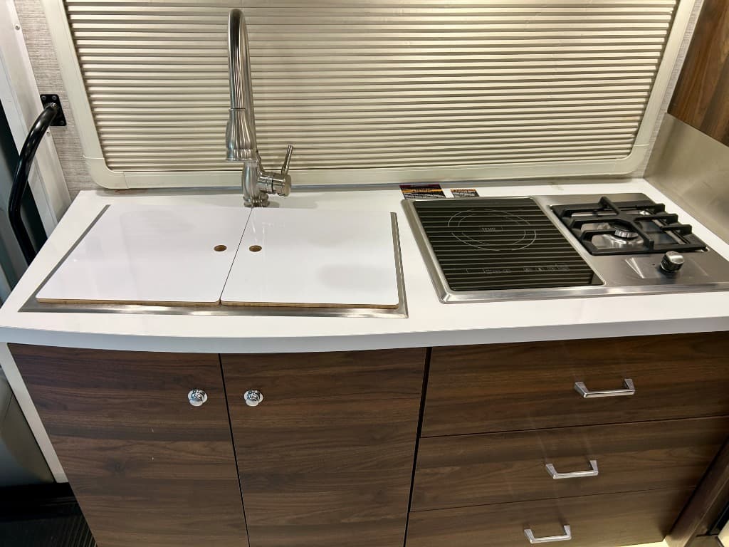 2022 Winnebago 2022 Winnebago View - thumbnail 10