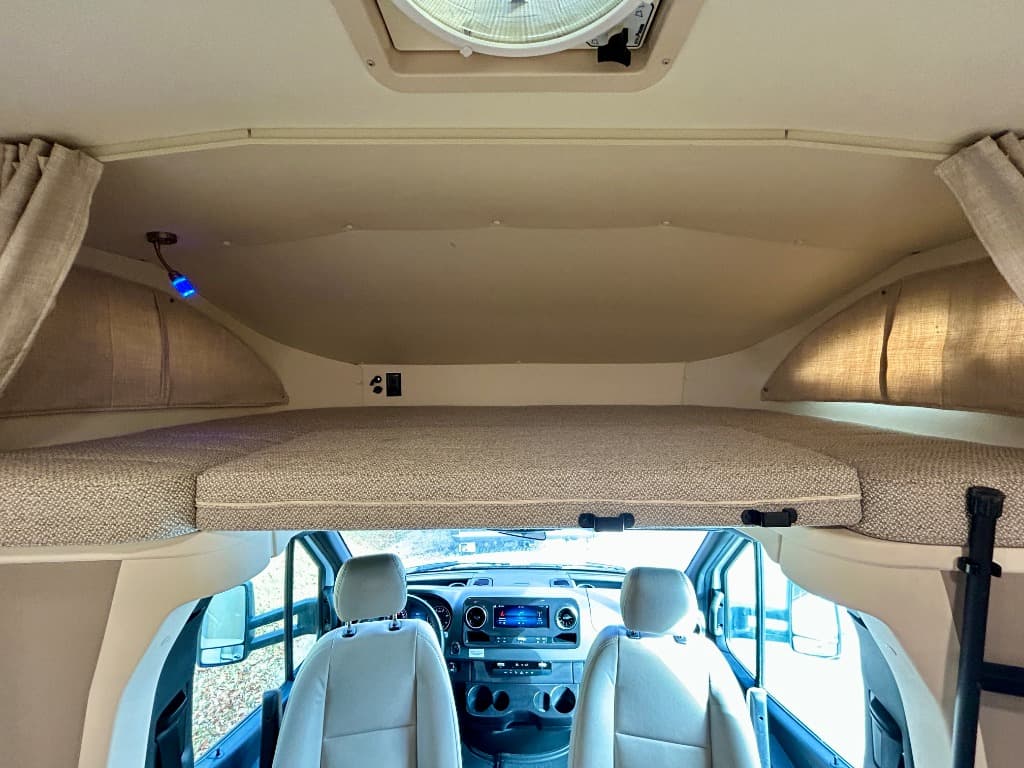 2022 Winnebago 2022 Winnebago View - thumbnail 23