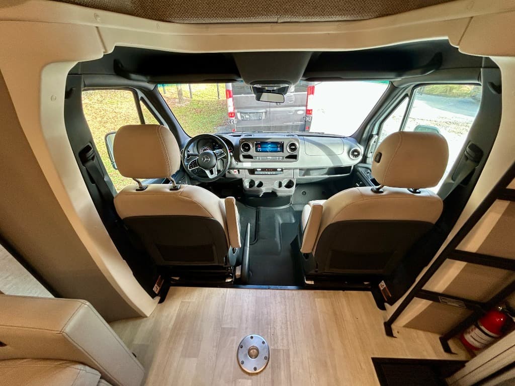 2022 Winnebago 2022 Winnebago View - thumbnail 24
