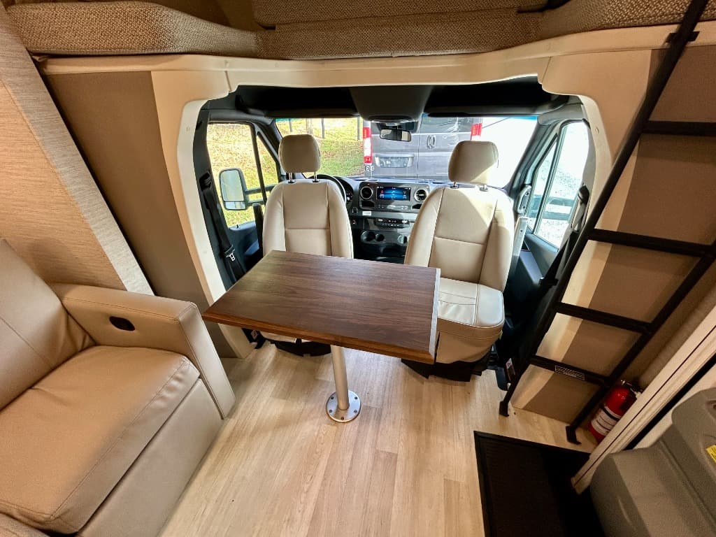 2022 Winnebago 2022 Winnebago View - thumbnail 25