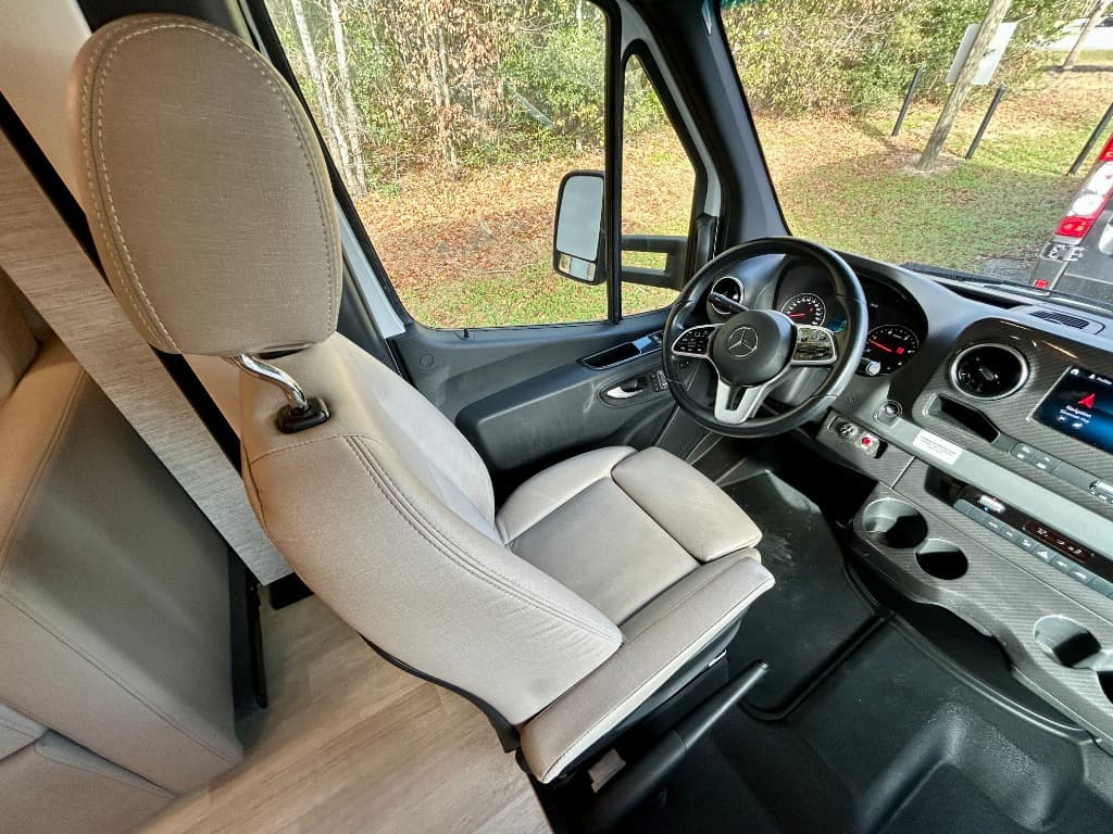 2022 Winnebago 2022 Winnebago View - thumbnail 27