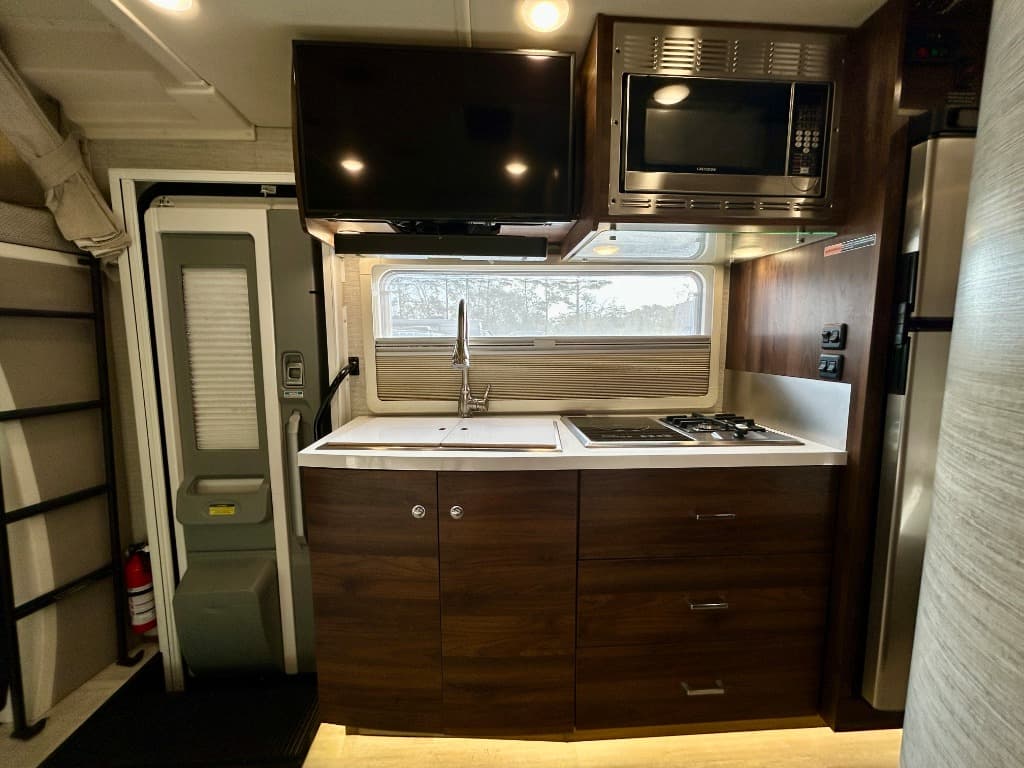 2022 Winnebago 2022 Winnebago View - thumbnail 35