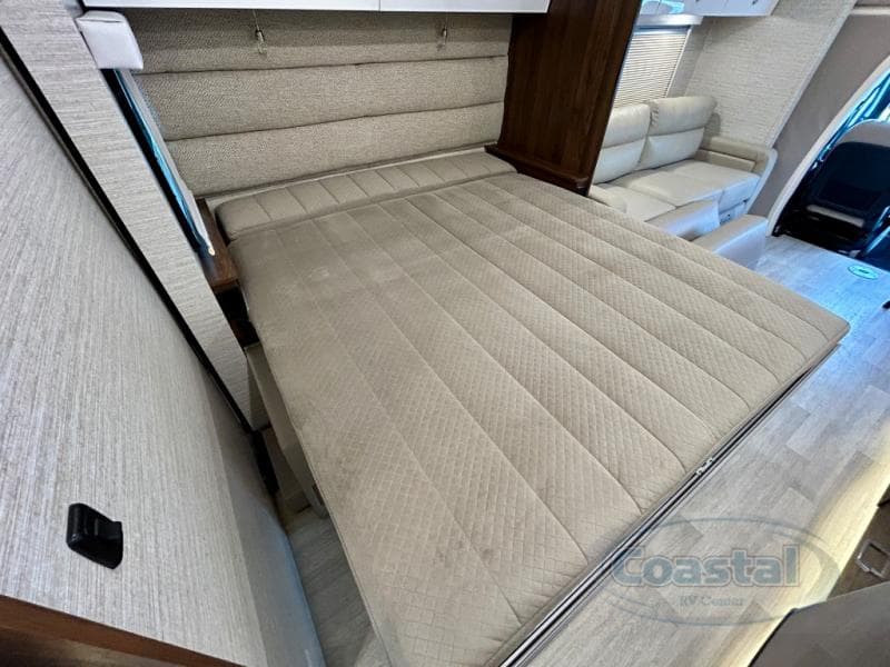 2021 Winnebago 2021 Winnebago Navion - thumbnail 18