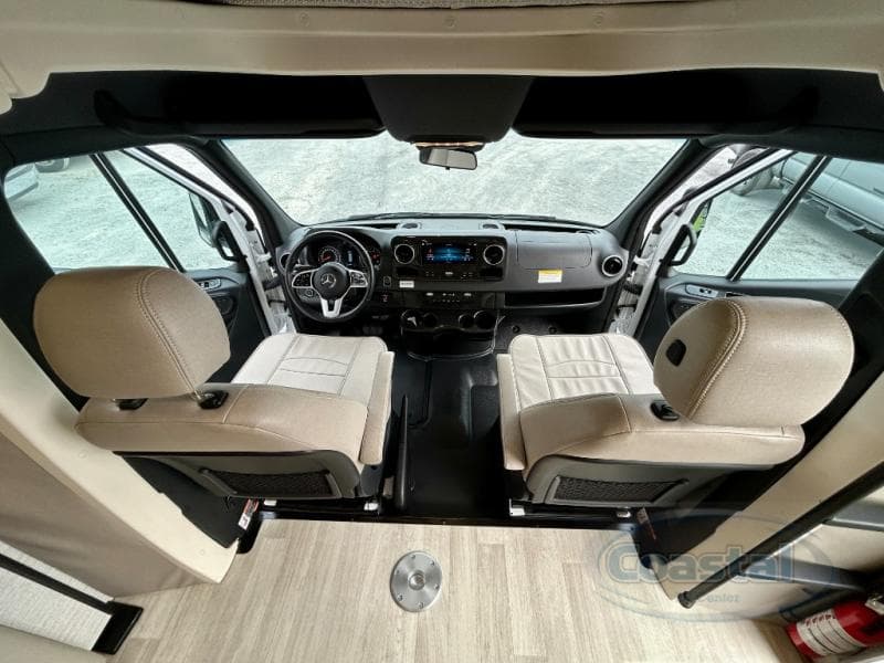 2021 Winnebago 2021 Winnebago Navion - thumbnail 31