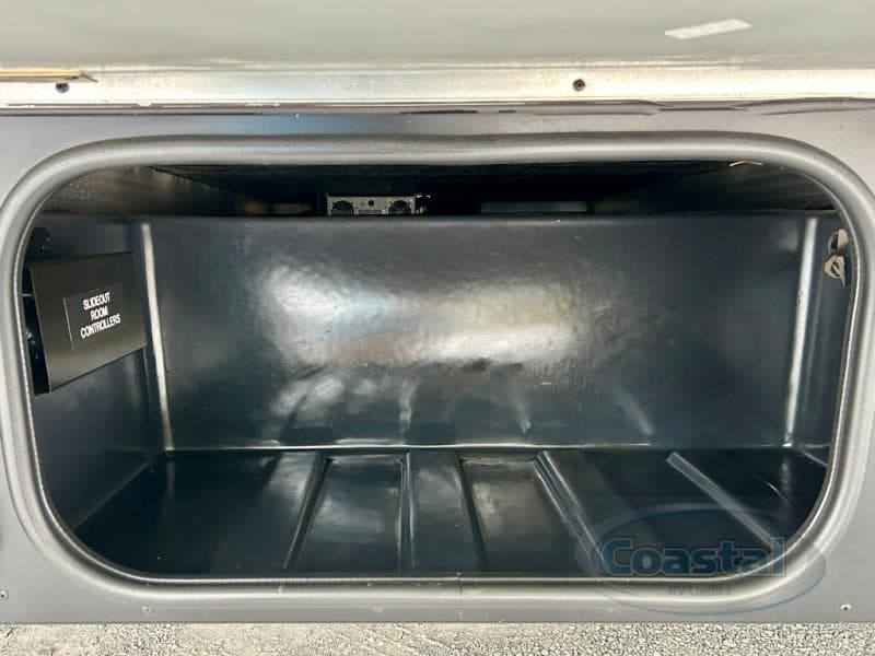 2021 Winnebago 2021 Winnebago Navion - thumbnail 41