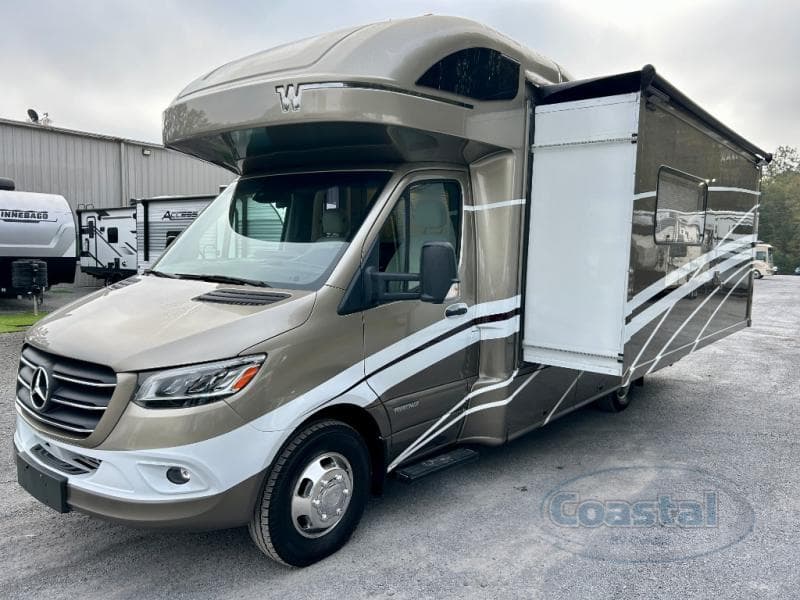 2021 Winnebago 2021 Winnebago Navion - thumbnail 50