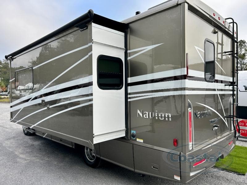 2021 Winnebago 2021 Winnebago Navion - thumbnail 52