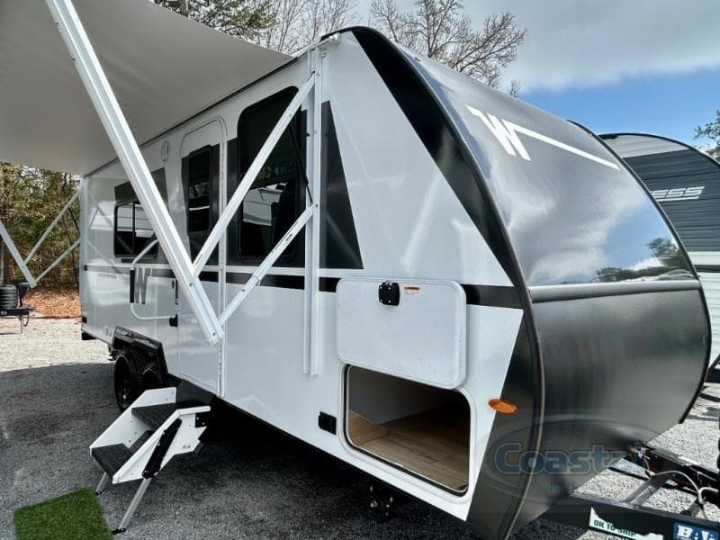2026 Winnebago Micro Minnie 2000FRB