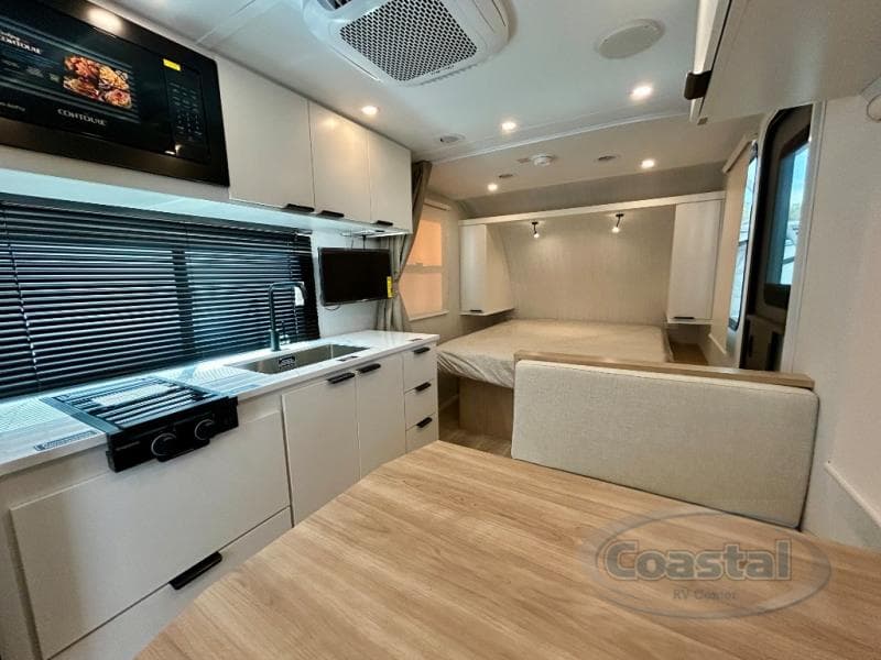 2026 Winnebago 2026 Winnebago Micro Minnie - thumbnail 5