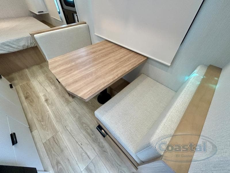 2026 Winnebago 2026 Winnebago Micro Minnie - thumbnail 8