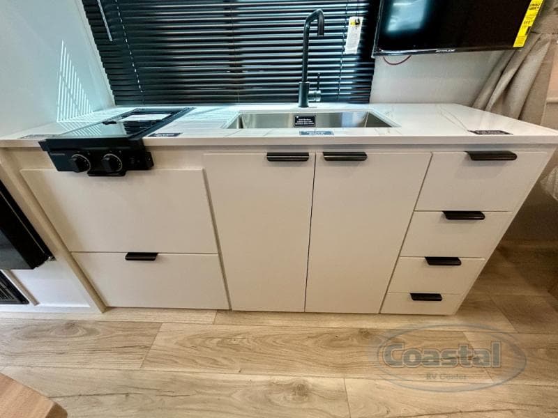 2026 Winnebago 2026 Winnebago Micro Minnie - thumbnail 10